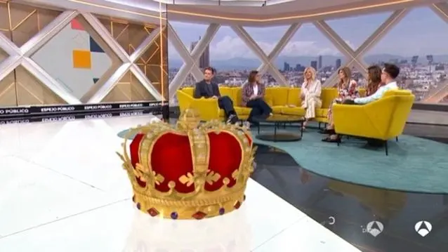 Espejo Público, de Antena 3, cubre la anécdota de la Reina Letizia con El Diario del Poder